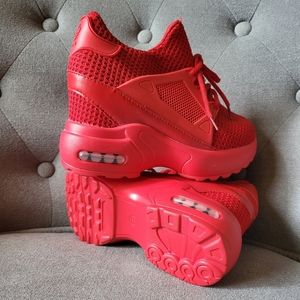 Sneakers: NWOT Platform